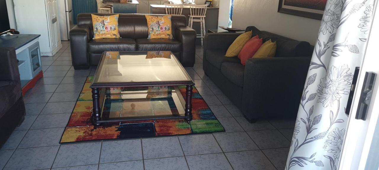Ferienwohnung Aride 4 Awesome View Of Uvongo Main Swimming Beach From Communal Braai Area Margate Exterior foto